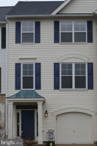 13392 Burrough Farm Dr, Herndon, VA 20171-4494