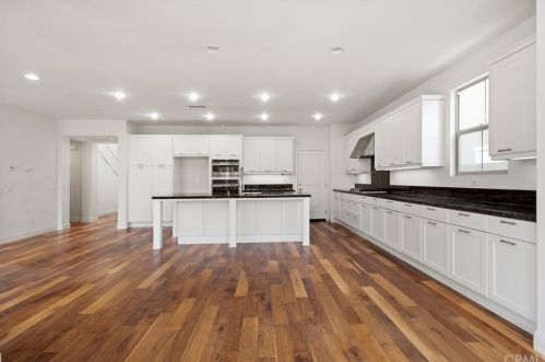 117 Bumblebee, Irvine CA  92618-1150 exterior