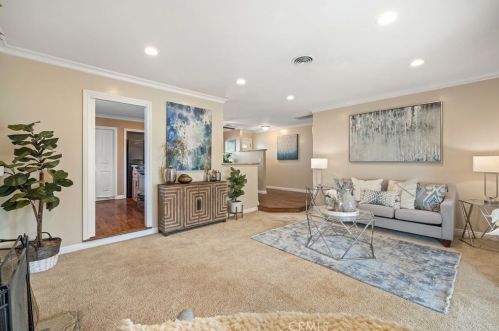6562 Meath Cir, Huntington Beach CA  92647-3131 exterior