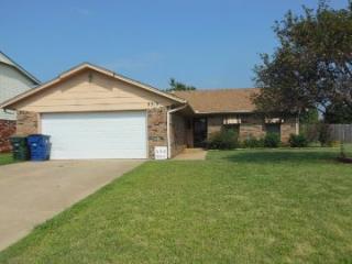 3313 25th St, Chickasha, OK 73018-7637