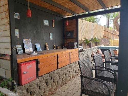 5092 Myrtle Ave, Riverside CA  92506-1423 exterior