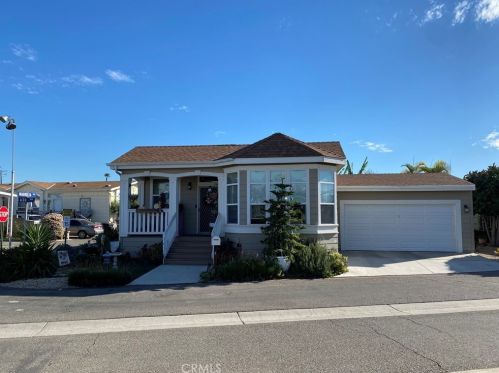 5 Ash Via, Anaheim CA  92801-1022 exterior