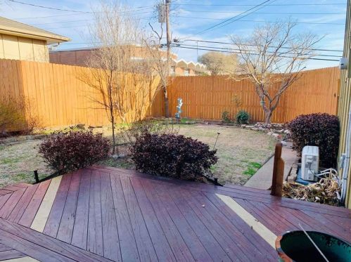 10212 Chesterton Dr, Dallas TX  75238-2248 exterior