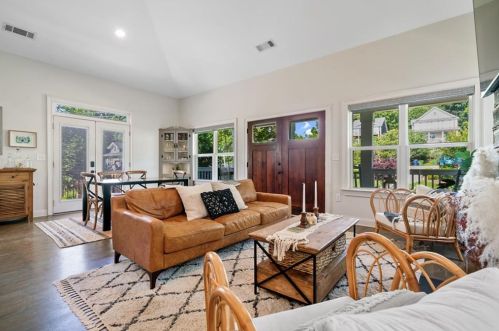 1721 Marietta Rd, Atlanta GA  30318-3668 exterior