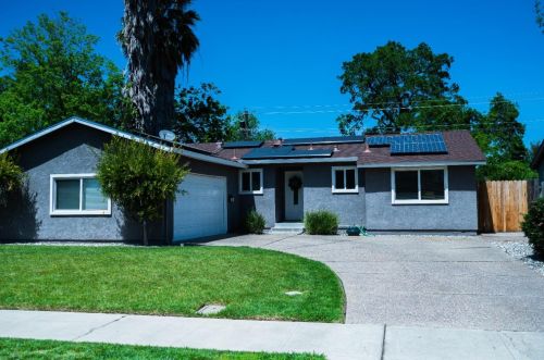 637 Morada Ln, Stockton, CA 95210-1116