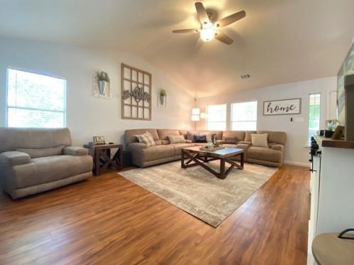 5781 Mcnaughton, Uhland TX 78640-9257 exterior