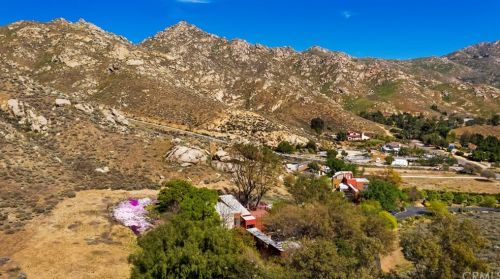 2025 Mt Vernon Ave, Riverside CA  92507-2528 exterior