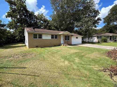109 Ravenwood Way, Warner Robins, GA 31093-2216