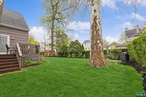 320 Grove St, Teaneck, NJ 07666-3216