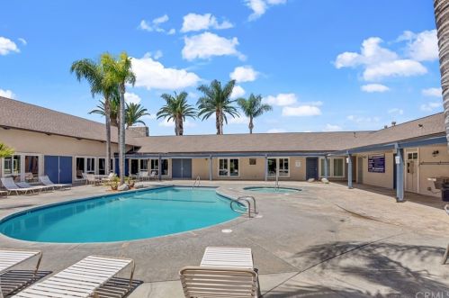 2300 Lewis St, Anaheim CA  92802-5007 exterior