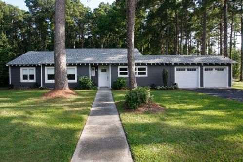 302 Fairview Dr, Cape Lookout National Seasho, NC 28516-1606