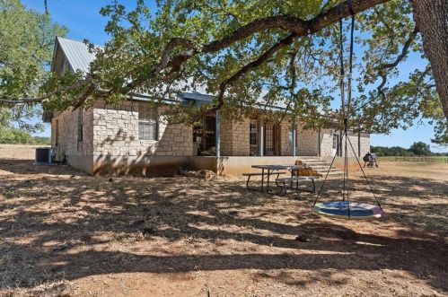 200 Blisard Rd, Webberville TX 78621-5018 exterior