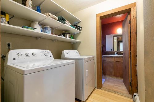 11782 Silverfir Cir, Truckee CA  96161-3216 exterior