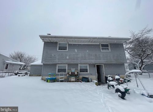 26 Cornelia Dr, Gloucester, NJ 08031-2037