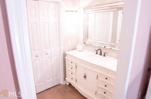 505 Bainbridge Dr, Atlanta GA  30327-4273 exterior