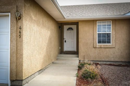445 Stardust Dr, Pueblo, CO 81007-1613
