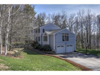 6 Overlook Ln, Brookline, NH 03033-2480