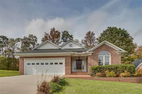 2624 High Meadow Dr, Asheboro, NC 27205-9619