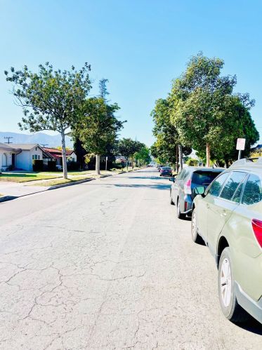 556 Ivy St, Glendale CA  91204-1122 exterior