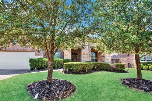 2710 Lisbon Meadows Dr, Conroe TX  77304-4563 exterior