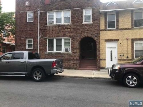 236 Lincoln Ave, Cliffside Park, NJ 07010-2316