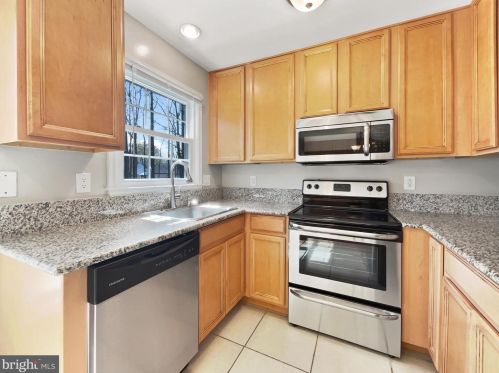 9109 Lake Braddock Dr, Springfield VA  22015-2136 exterior