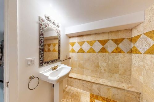 11832 Cir Dr, Whittier CA 90601-2352 exterior