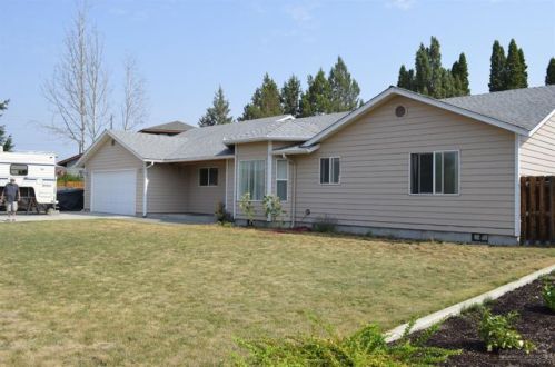 860 24th Ct, Eagle Crest, OR 97756-8092