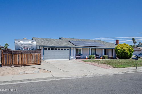 1423 Oak Knoll Rd, Santa Maria, CA 93455-4407