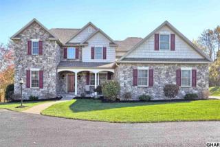 104 Willow Lake Dr, Carlisle, PA 17015-9033