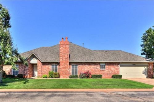13809 Edmond Gardens Dr, Edmond, OK 73013-7064