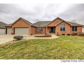 226 Heatherstone Dr, Chatham, IL 62629-8697