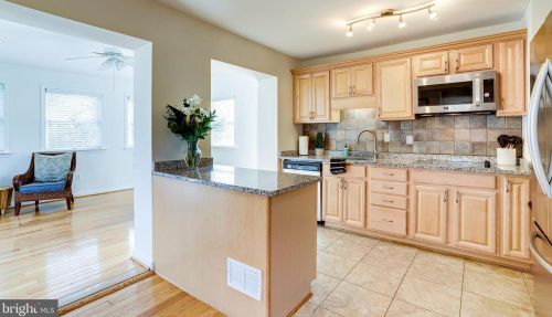 5017 24th St, Arlington, VA 22207-2613