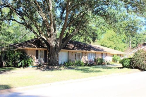 1525 Victoria Dr, Nacogdoches, TX 75965-3067