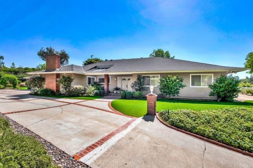 10592 Mira Vista Dr, Santa Ana, CA 92705-2570