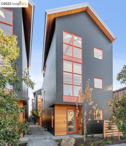 766 Page St, Berkeley, CA 94710-1326
