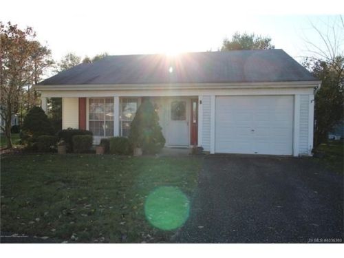 13 Tarworth Ter, Lakehurst, NJ 08759-6671