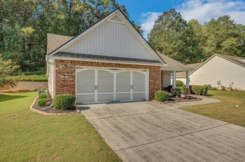 210 Briarcrest Dr, Jefferson, GA 30549-7265