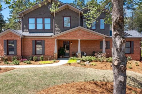 3232 Heathchase Ln, Suwanee, GA 30024-4642