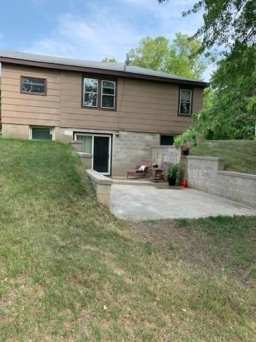1404 Ridgeview Dr, Montevideo, MN 56265-1010