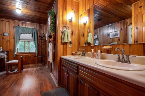 4895 Old Burnt Mtn Rd, Big Canoe GA  30143-2204 exterior