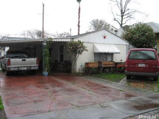 928 Roosevelt Ave, Tracy, CA 95376-3826