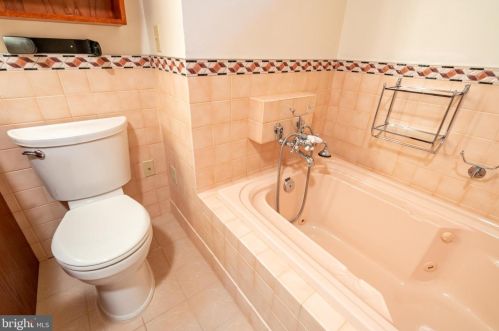 36 Nelson Ridge Rd, Princeton NJ  08540-7436 exterior