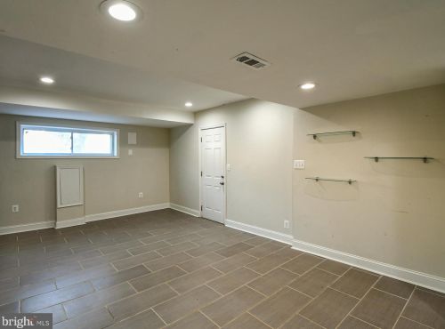 8708 Sundale Dr, Silver Spring MD 20910-5039 exterior