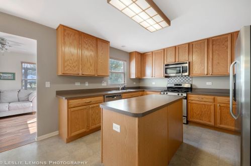 128 Reston Ct, Sycamore IL  60178-3000 exterior