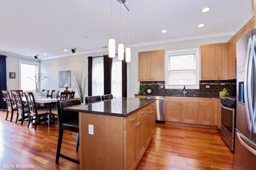 4213 Ashland Ave, Chicago, IL 60613-2874
