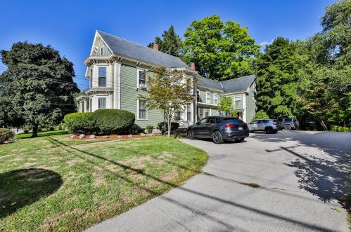 55 Concord St, Nashua, NH 03064-2372