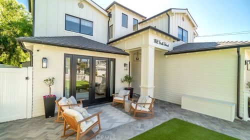 1852 6th St, Manhattan Beach, CA 90266-6319