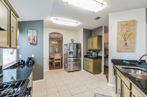 141 Trinity Dr, Uhland TX  78640-4330 exterior