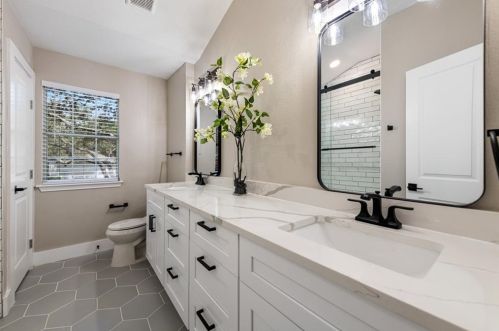 10209 Broomflower Dr, Austin TX  78739-1448 exterior